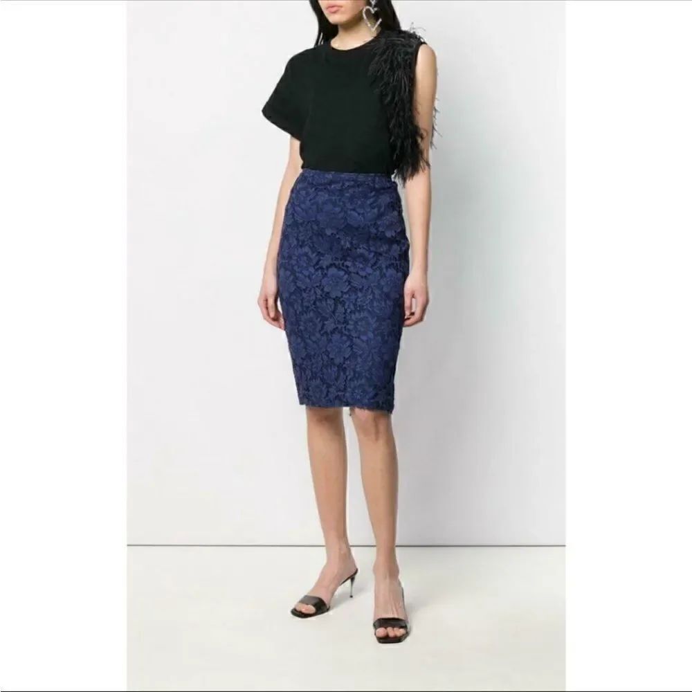 Valentino Women’s Lace floral Midi  pencil Skirt in blue  size 4 and 8, NWT - Picture 2 of 11